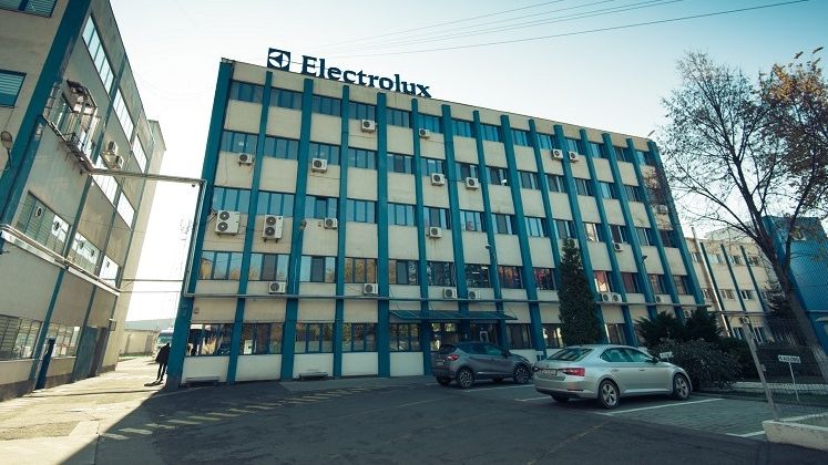 Fabrica Electrolux de la Satu Mare: 111 ani de istorie, o premiera mondiala si un viitor robotizat