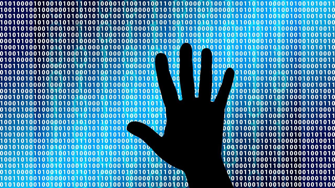 Internetul a ajuns ca in Vestul Salbatic: cum sa te protejezi de potentialii raufacatori cibernetici