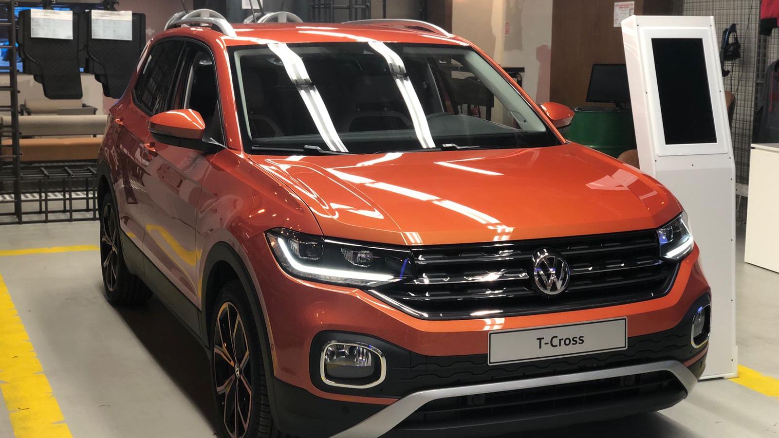 Noul Volkswagen T-Cross a fost expus in Concept Store-ul din Plaza Romania