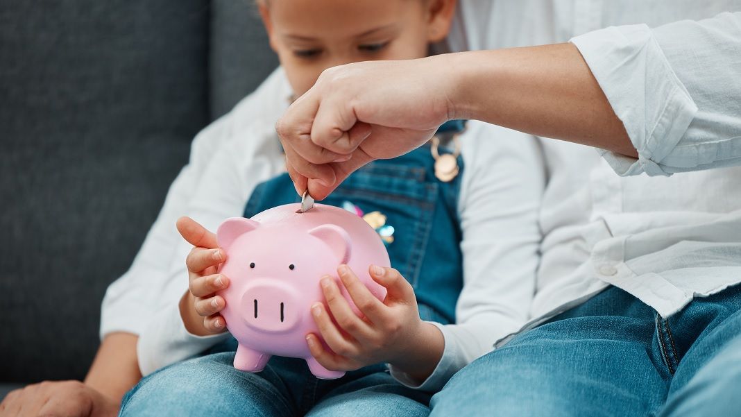 Investiții pentru viitor: Cum să cultivi inteligența financiară la copii