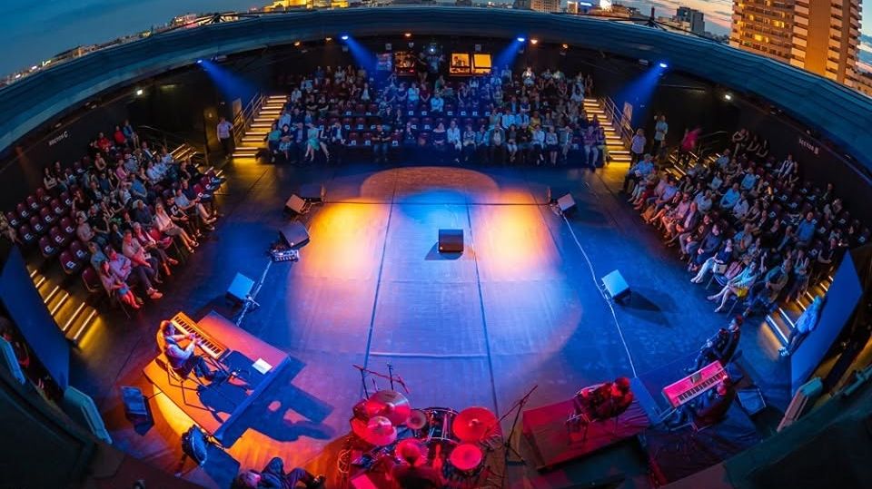 TNB reia evenimentele pe acoperiș: nouă seri de concerte și teatru, cu bilete între 60 și 120 de lei
