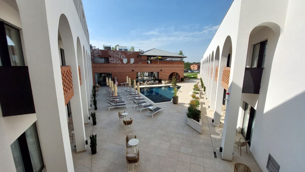 Cum arată cel mai nou hotel din România, construit pe proprietatea unui fost mare boier - Imagine 30