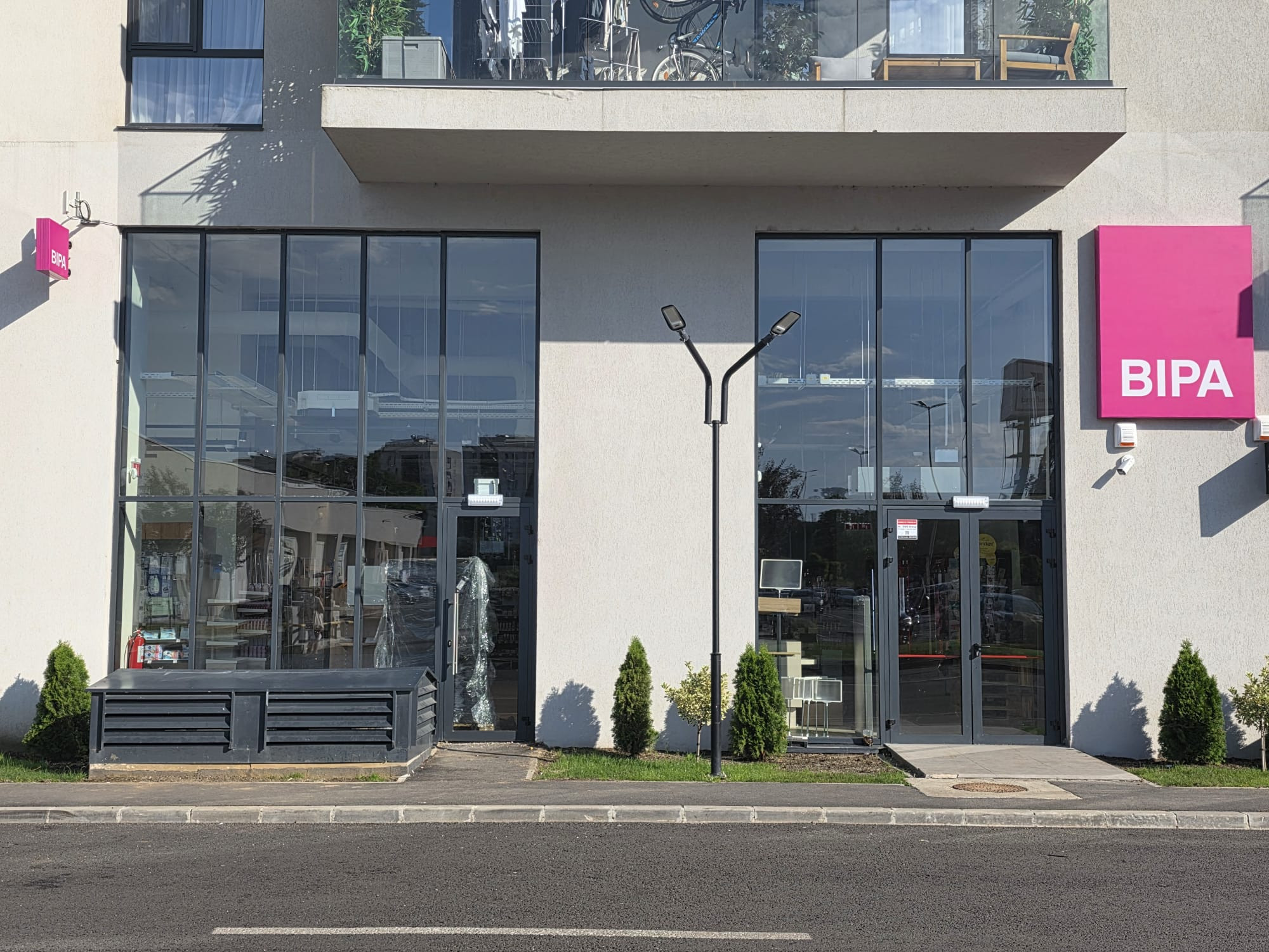 Cosmetice la prețuri mici pentru bucureșteni: un nou magazin BIPA se deschide în Capitală