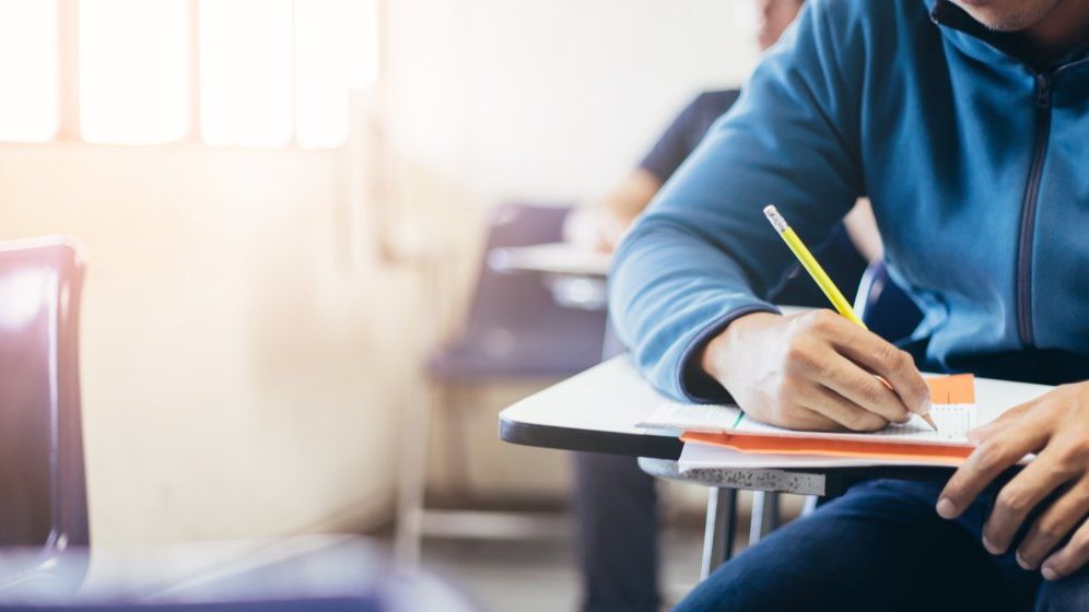 Ce note au obținut elevii de clasa a VIII-a la simularea probelor scrise pentru Evaluarea Națională 2023