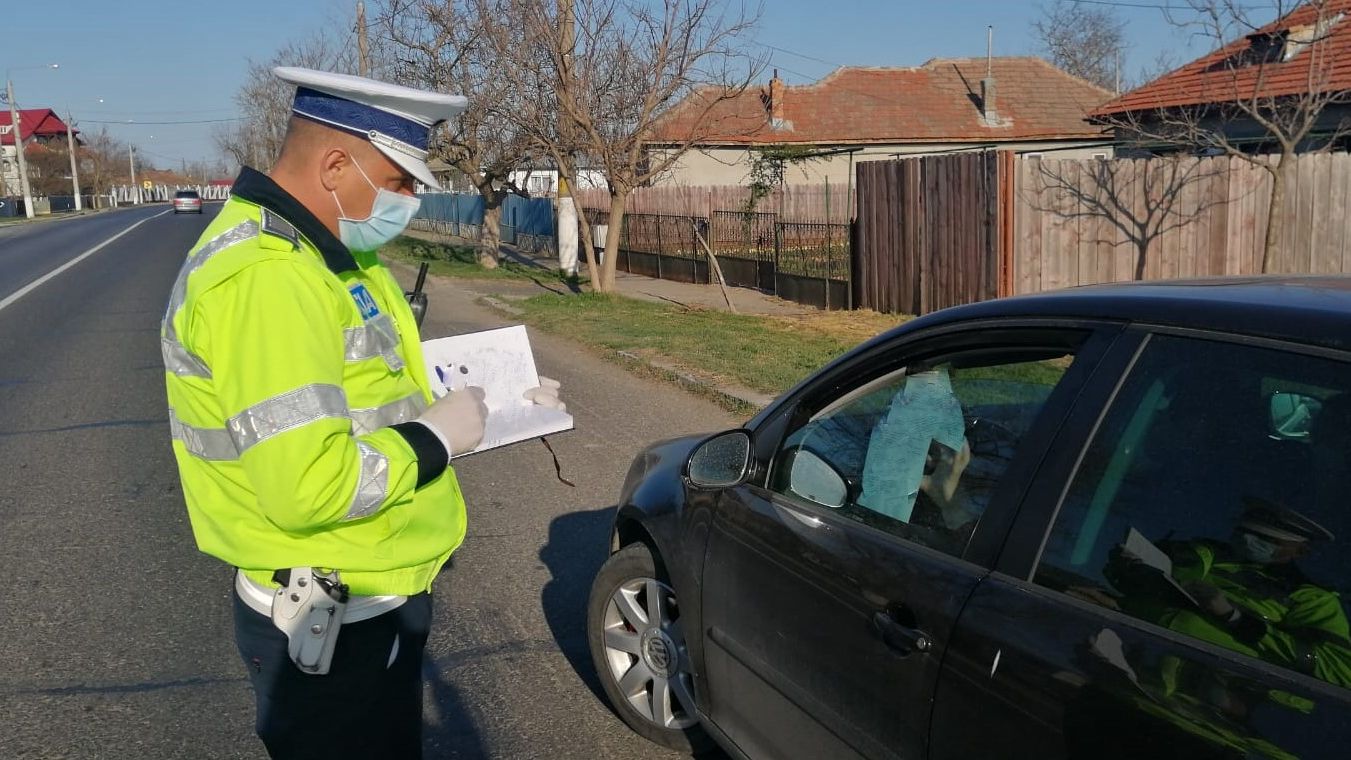 Poliția Română a aplicat 8.600 de amenzi, în ultimele 24 de ore, în valoare totală de 19 milioane de lei, pentru încălcarea restricţiilor de circulaţie