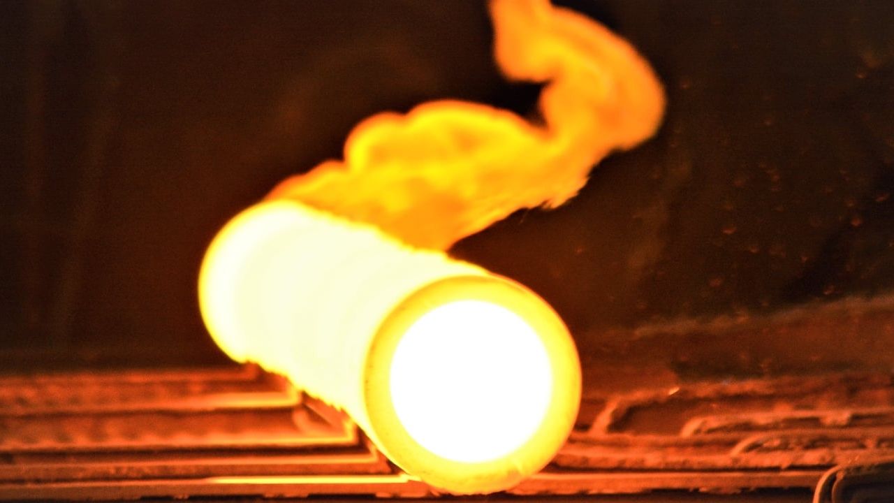 Uzina de țevi din Reșița Artrom investește peste 6 milioane de euro în decarbonizare. Ar putea utiliza hidrogen în loc de gaze