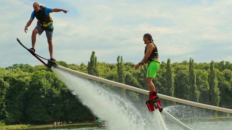 Doi schiori fac sute de mii de euro din sporturi despre care poate nici nu ai auzit