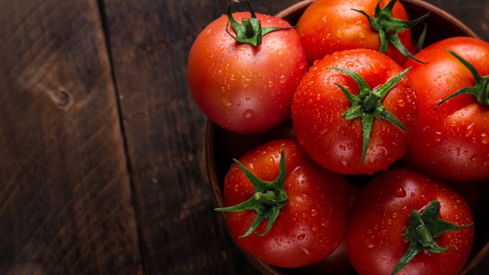 Consiliul Concurenței: Prețurile la alimentele de bază aproape s-au înjumătățit după plafonare