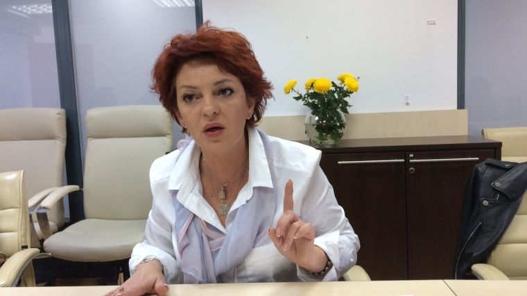 Elena Petrascu, Posta Romana: S-au dus petrecerile cu 9.000 de lei sticla de whisky
