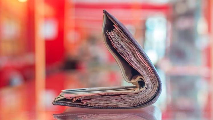 Castigul mediu net a crescut in luna martie la 2.342 lei