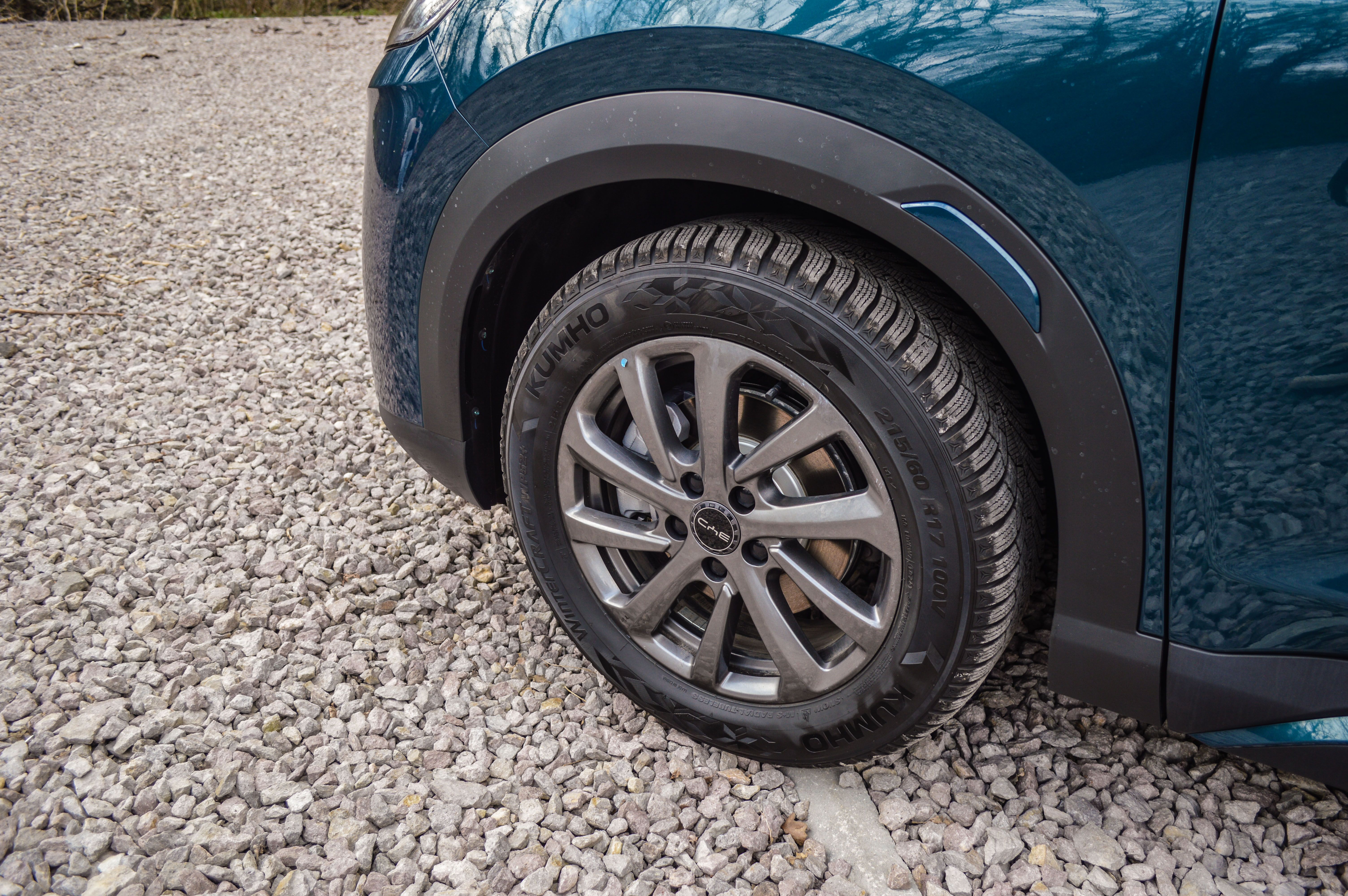FOTO | Test Drive BYD Atto-2 DM-i: Cum au reușit chinezii să facă un SUV plug-in hibrid care costă cât o Dacia Duster - Poza 11