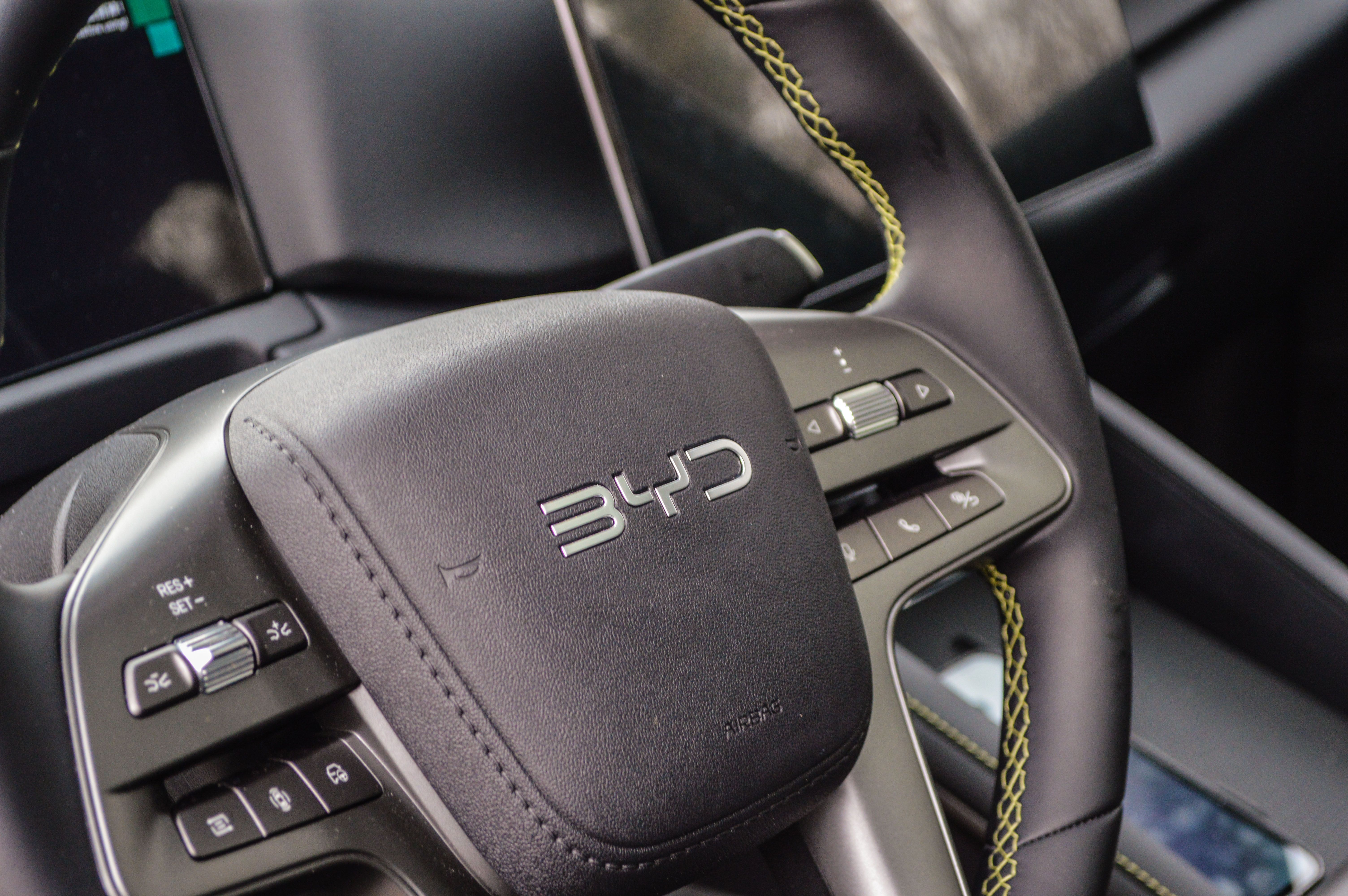 FOTO | Test Drive BYD Atto-2 DM-i: Cum au reușit chinezii să facă un SUV plug-in hibrid care costă cât o Dacia Duster - Poza 18