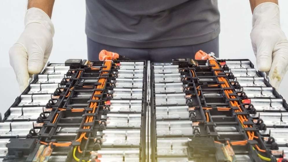 Un constructor chinez promite bateria care va rezista 1 milion de kilometri
