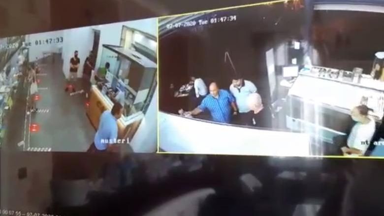 Cei doi deputați PSD au fost amendați cu 4.000 lei și pentru nepurtarea măștilor