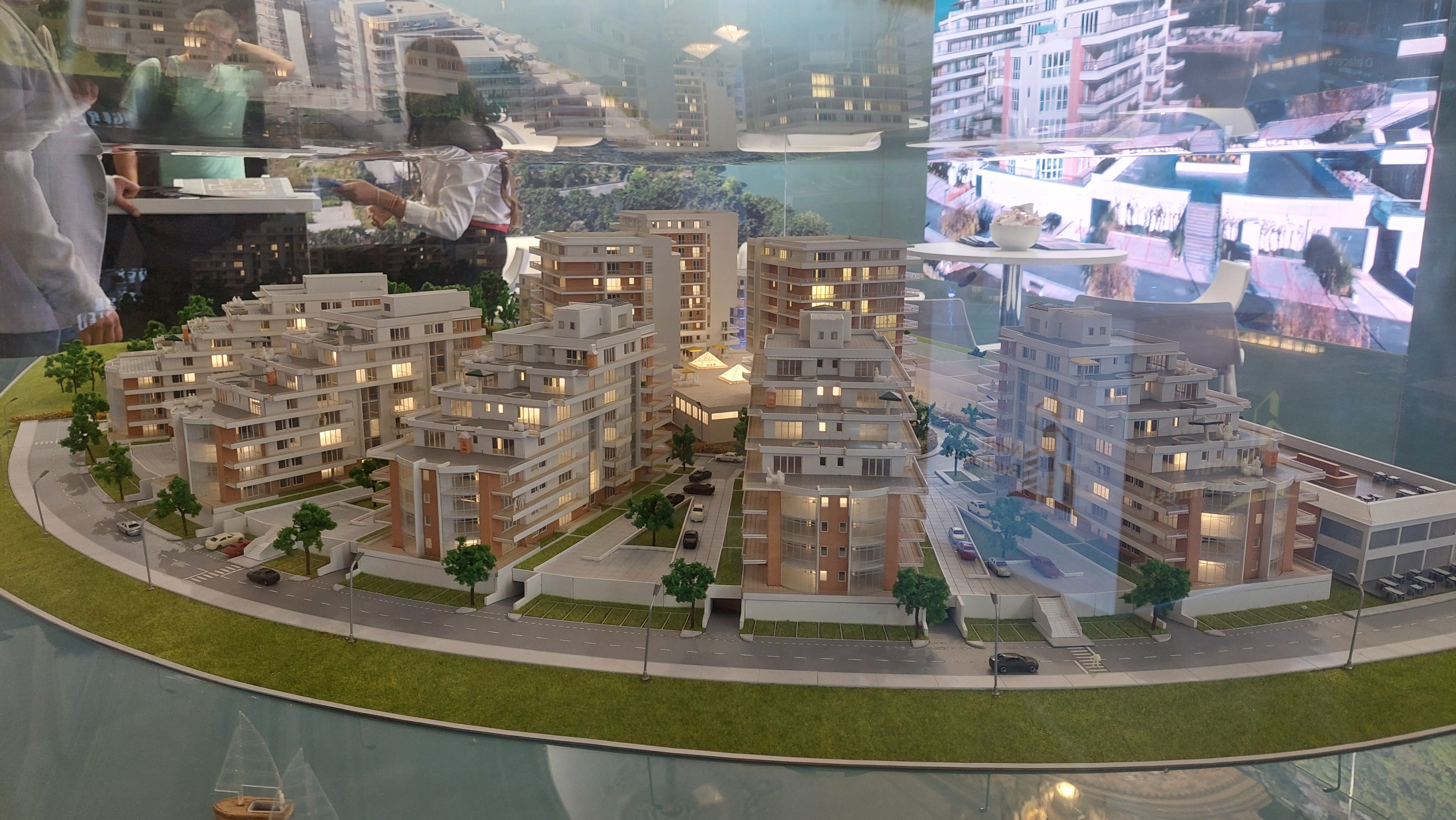 GALERIE FOTO | Ce găsești în acest weekend la Salonul Imobiliar București 2025 - Poza 73
