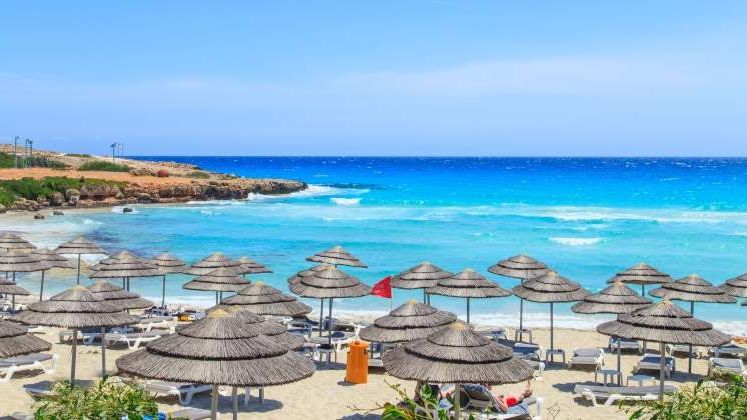 Peste 80% din turistii Mareea cu vacante din 3 septembrie au primit variante de relocare