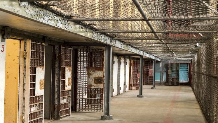 Seful ANP: Pentru a respecta legea si a nu mai fi amendati, ar trebui fie sa plece 8.500 de detinuti din sistem, fie sa construim alte penitenciare