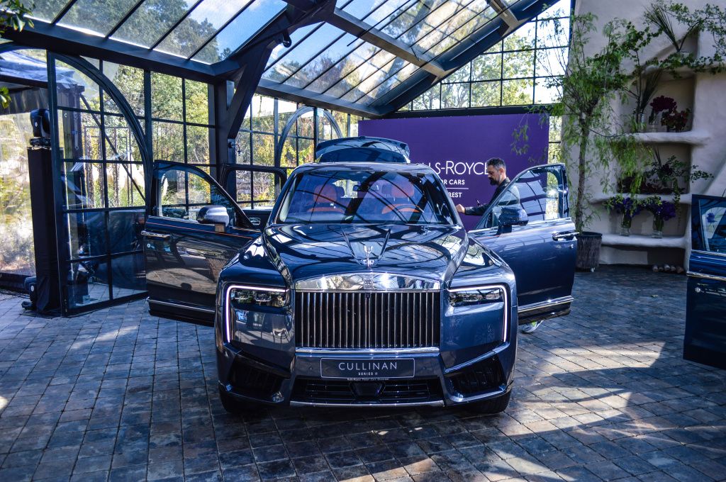 GALERIE FOTO | Rolls-Royce aduce mai multe premiere europene importante la București - Imagine 7