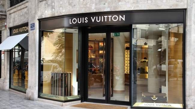 Louis Vuitton a lansat o colectie de sapte parfumuri pentru clienti cu venituri medii