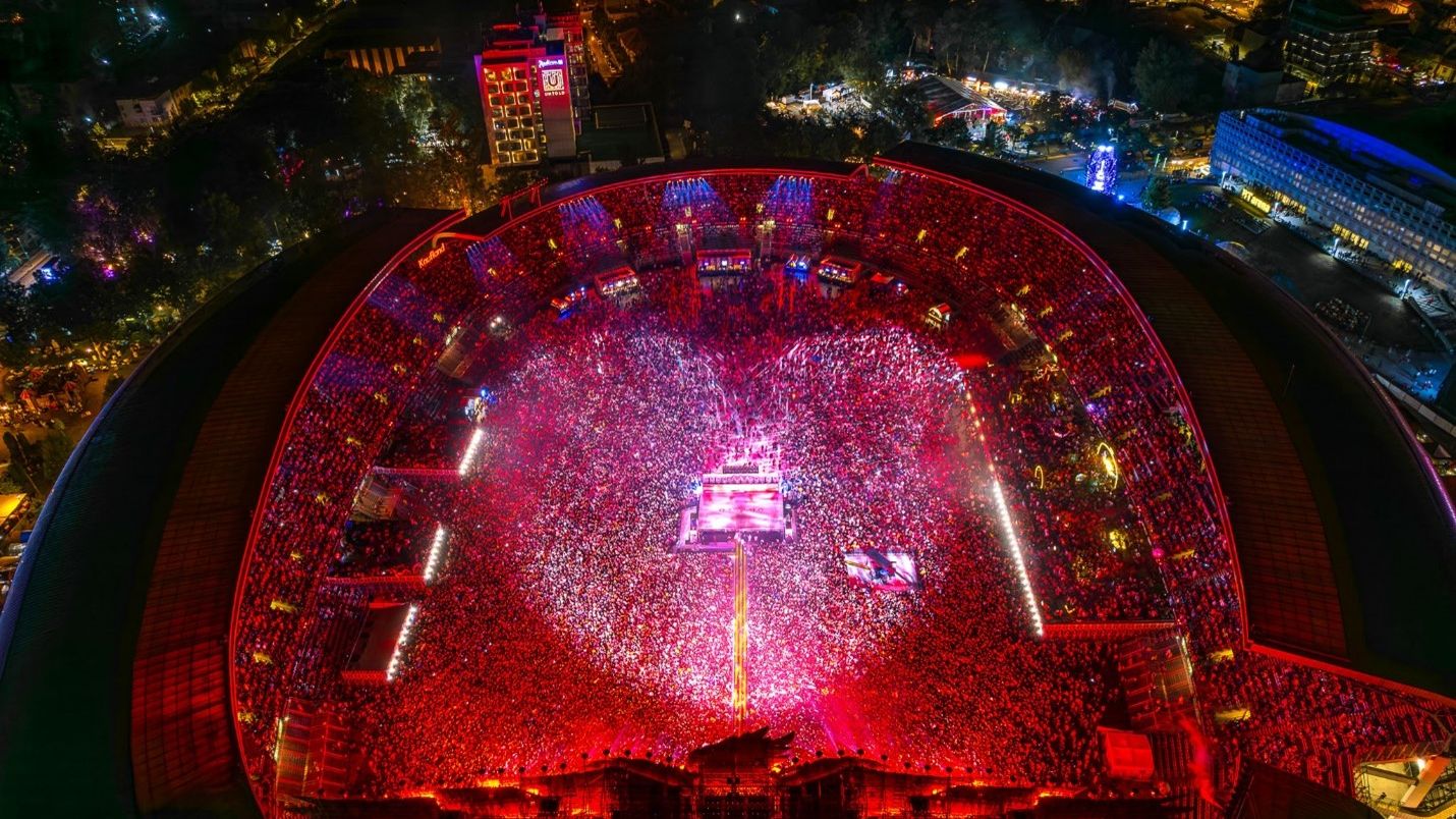 9 MOTIVE PENTRU A MERGE LA UNTOLD - FANII, ADEVĂRAȚII HEADLINERI AI FESTIVALULUI