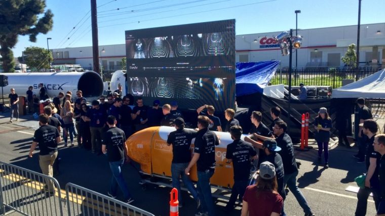 Inovatia romaneasca, recunoscuta de Elon Musk. Un roman de 23 de ani a dezvoltat un sistem de transport care circula cu viteza sunetului