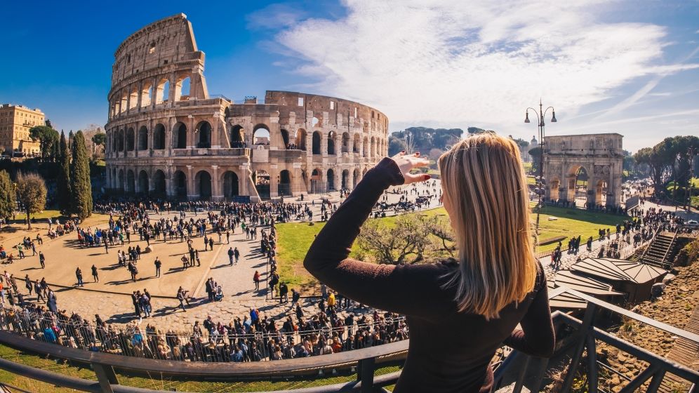 Italienii vor primi până la 500 de euro de la stat pentru a merge în vacanță
