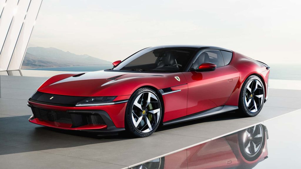 GALERIE FOTO | Ferrari a lansat un nou supercar cu motor V12 - Imagine 14