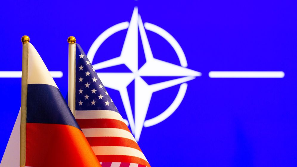 NATO își închide biroul diplomatic de la Kiev