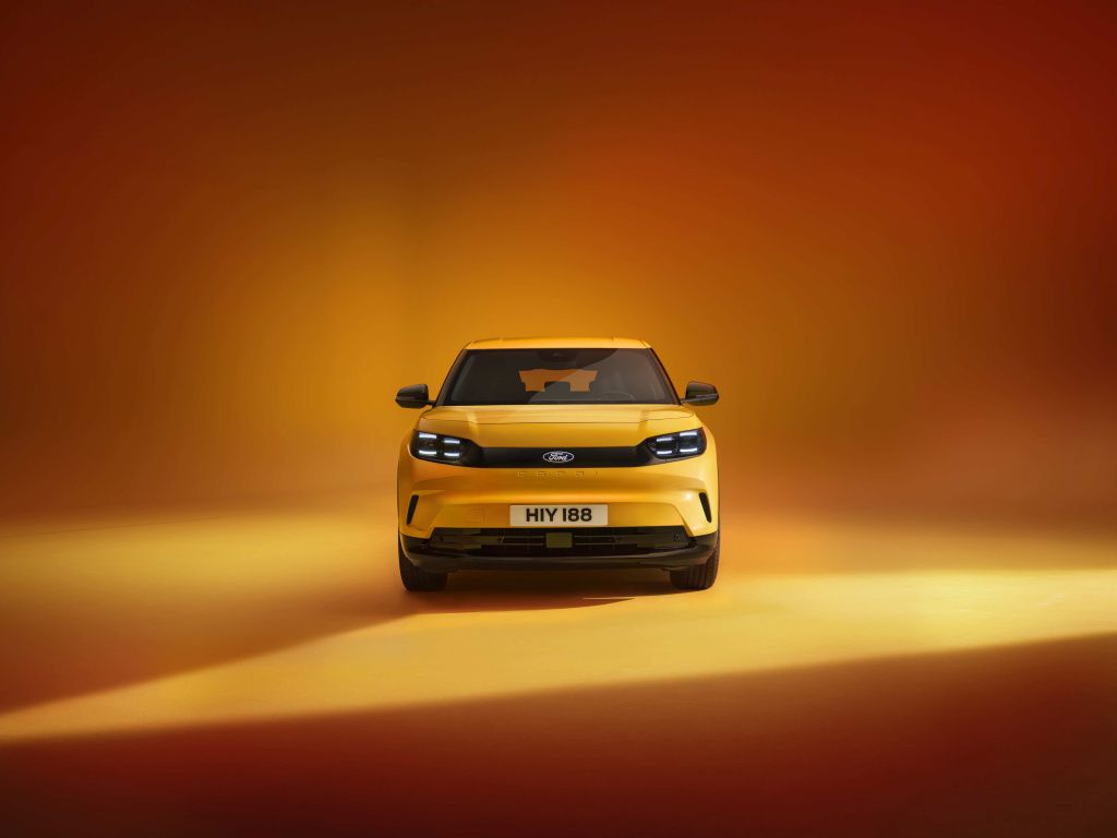 GALERIE FOTO | Ford a prezentat noul Capri, un crossover coupe electric - Imagine 2