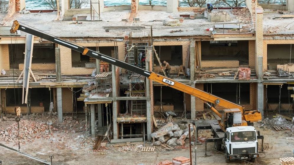 Studiu: România, în fruntea Europei la construcții, în septembrie