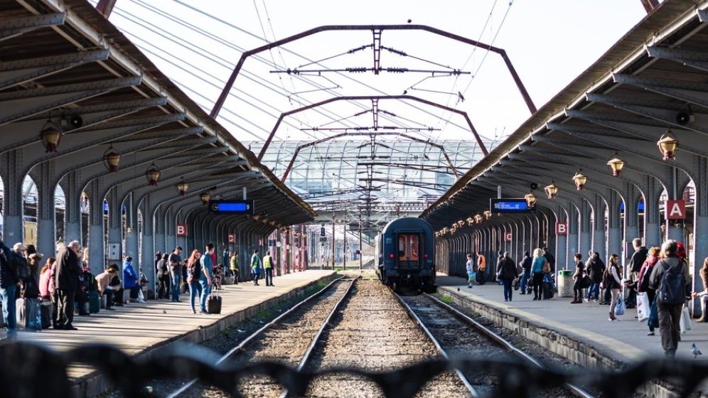 Rezultatele grevei de la CFR: Sute de minute de întârziere și aglomerație în gări