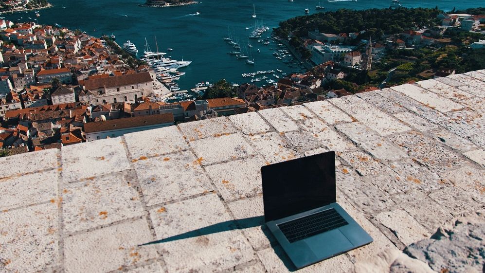 HARTA locurilor din Spania în care poți lucra remote. Guvernul ar vrea să ofere vize pentru cei care lucrează de la distanță