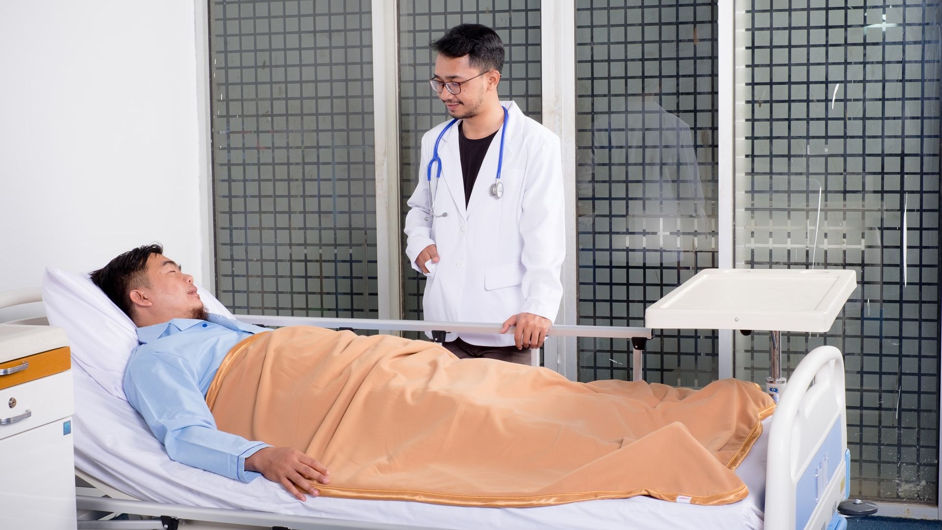 După decizia CCR, 550 de pacienți COVID au fost externați din spitale în ultimele două zile