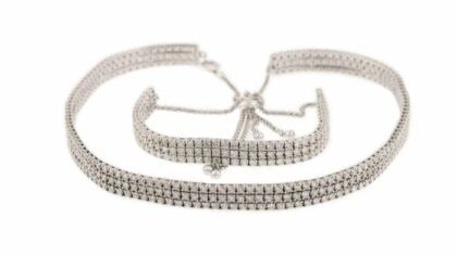 Bijuterii de zeci de mii de euro, scoase la licitație în București