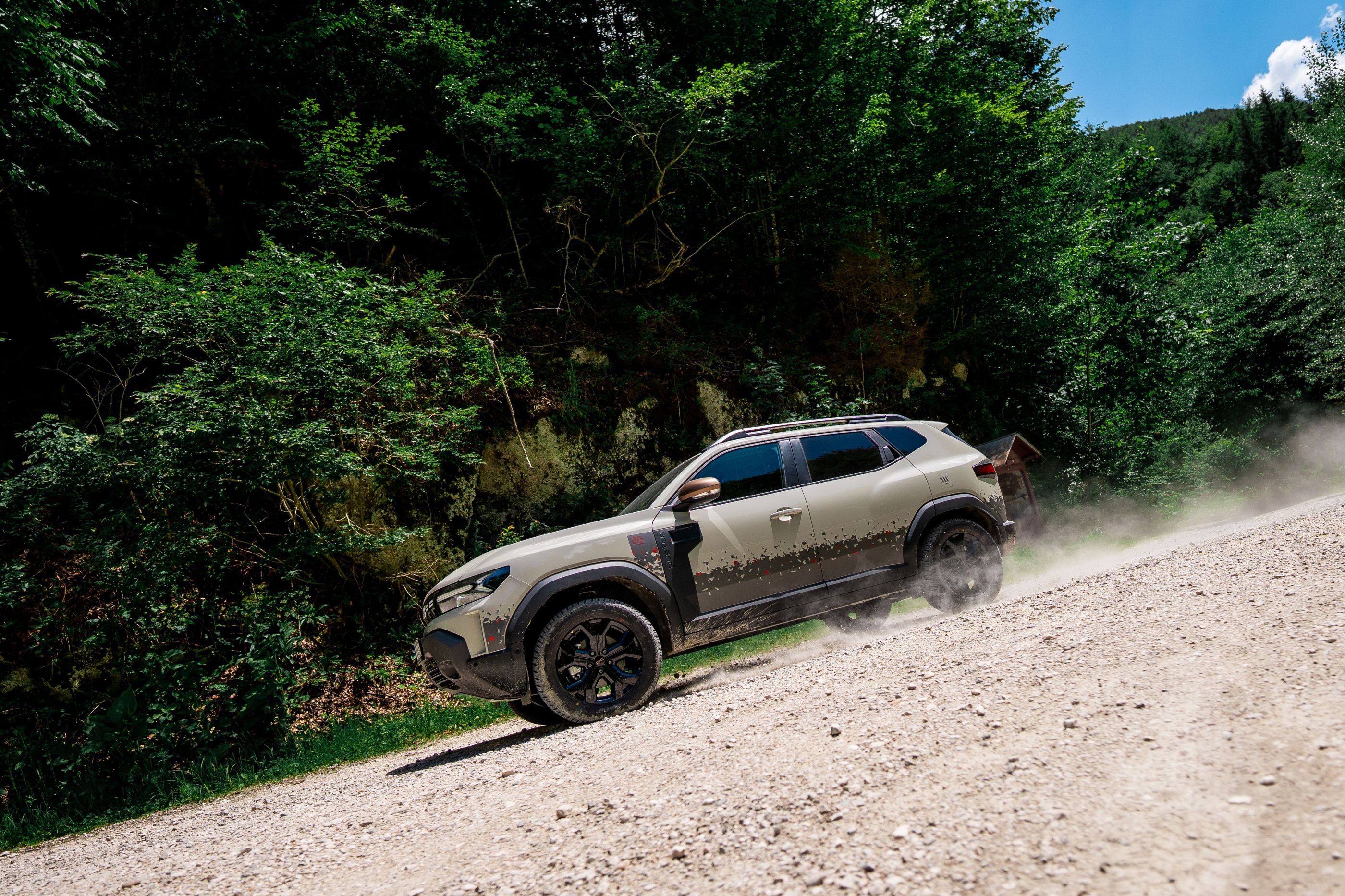 FOTO | Dacia Duster Spirit of Sand în mâinile unui campion mondial. Cum merge SUV-ul românesc pe teren accidentat - Poza 3