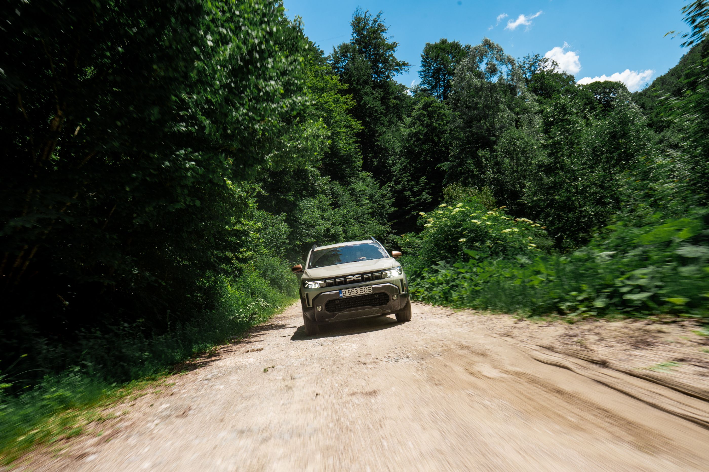 FOTO | Dacia Duster Spirit of Sand în mâinile unui campion mondial. Cum merge SUV-ul românesc pe teren accidentat - Poza 7