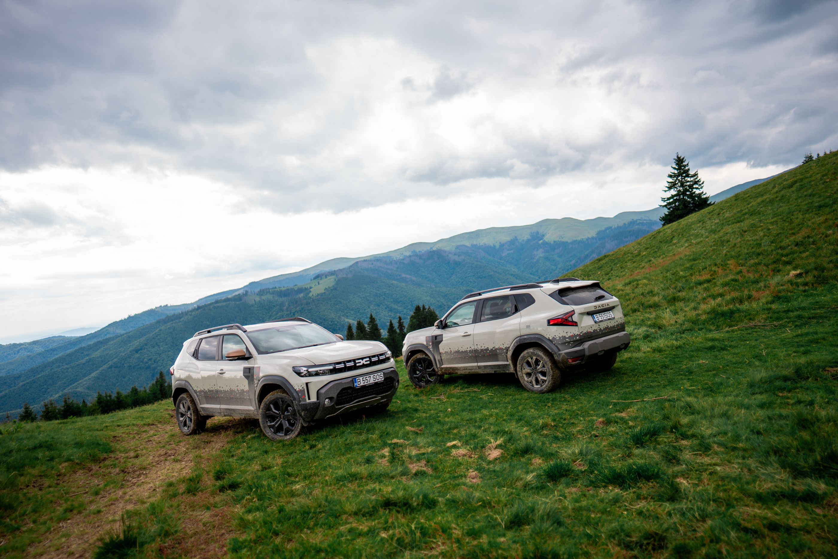 FOTO | Dacia Duster Spirit of Sand în mâinile unui campion mondial. Cum merge SUV-ul românesc pe teren accidentat - Poza 13