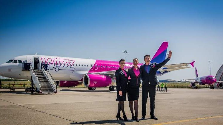 Wizz Air cauta tineri cu sau fara experienta pe care sa-i faca piloti
