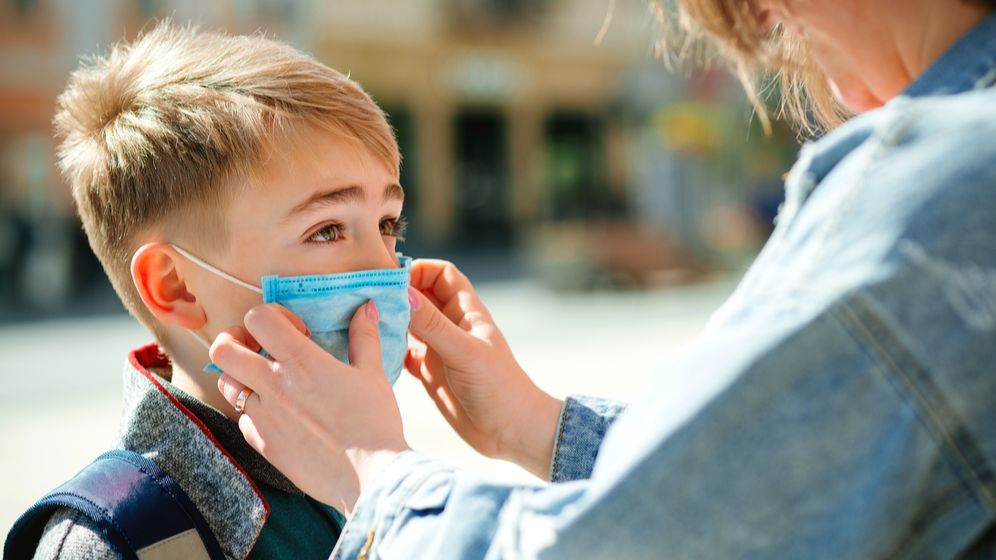 Coronavirus 11 ianuarie | Incidențe în creștere la nivel național. Ce județe se apropie de scenariul roșu