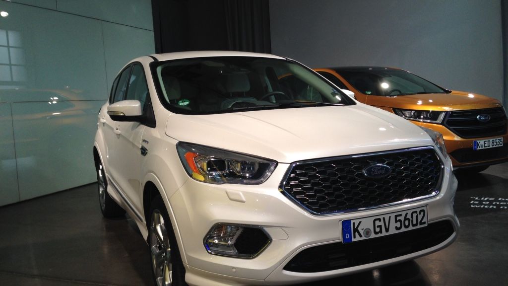 Ford Kuga facelift ajunge in Romania in decembrie. Poate fi comandat Vignale