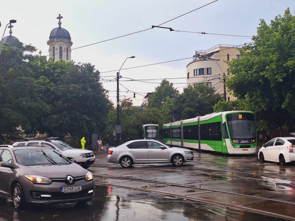 Furtună cu grindină în Capitală: Bucureștenii, dar și RO-ALERT-ul, luați prin surprindere - Imagine 2