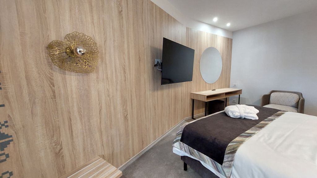 Cum arată cel mai nou hotel din România, construit pe proprietatea unui fost mare boier - Imagine 29