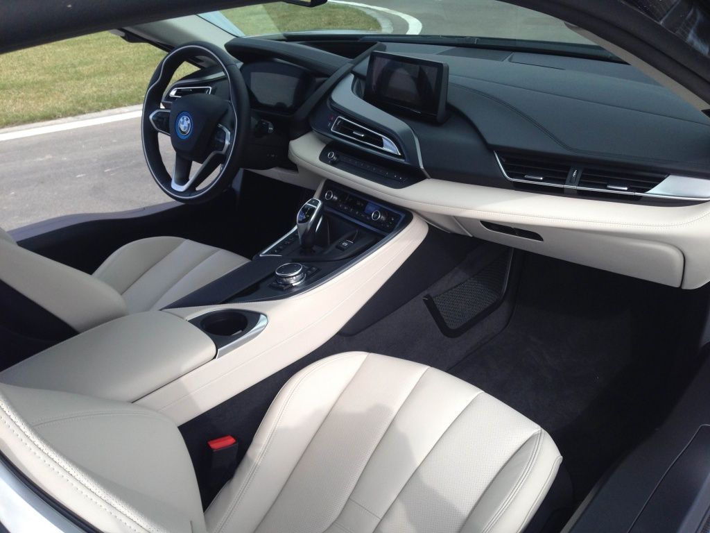 BMW i3 si i8 - Imagine 10