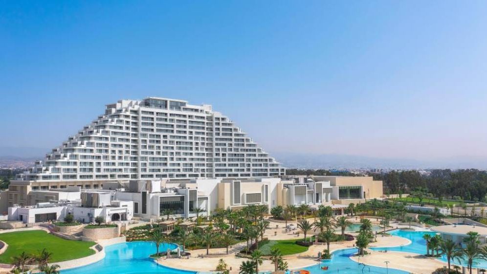 Destinația care îți promite soare și hotelul care îți dă banii înapoi dacă e înnorat afară