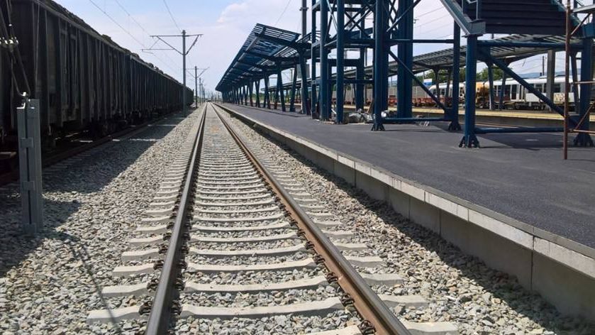 Românii vor călători cu trenul, cu 160 km/h, de la Brașov la Sighișoara, după ce CFR SA a semnat contractul pentru modernizarea căii ferate între Braşov - Apața și Cața - Sighișoara