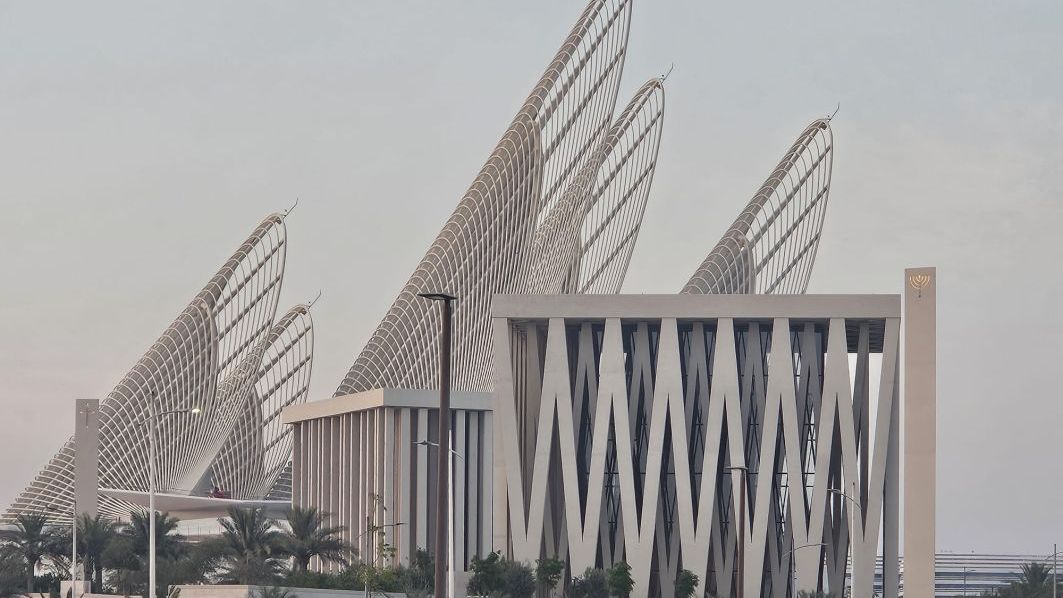 GALERIE FOTO | Abu Dhabi, locul unde deșertul întâlnește inovația și unde ospitalitatea este lege