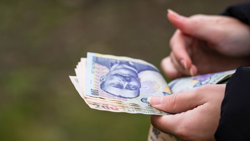 Finanțele au publicat rectificarea bugetară pentru a nu rămâne fără bani de pensii și salarii. Ținta de deficit pentru 2025 este de 8,4% din PIB