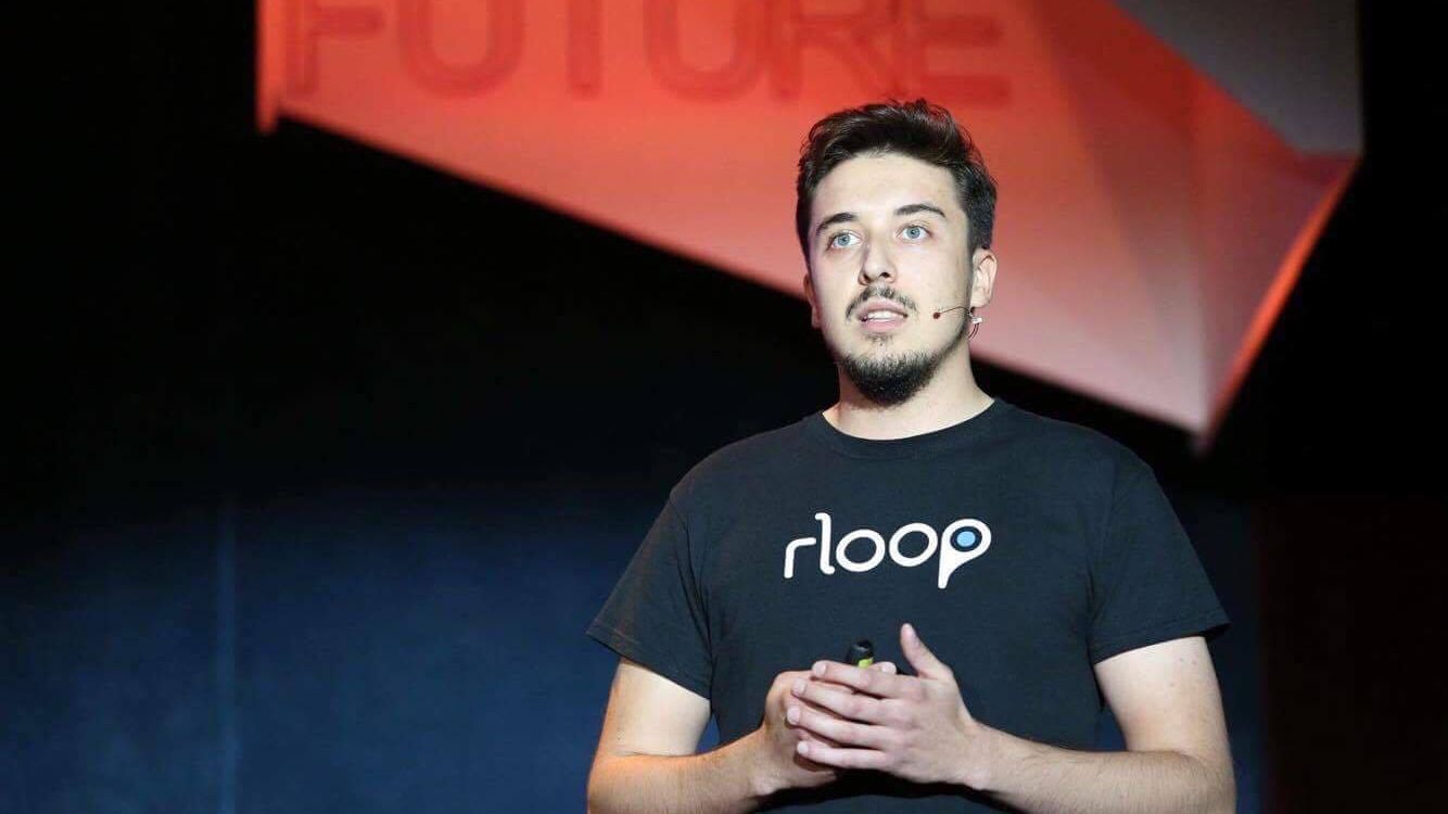 Povestea tanarului care reprezinta Romania la competitia SpaceX, organizata de Elon Musk