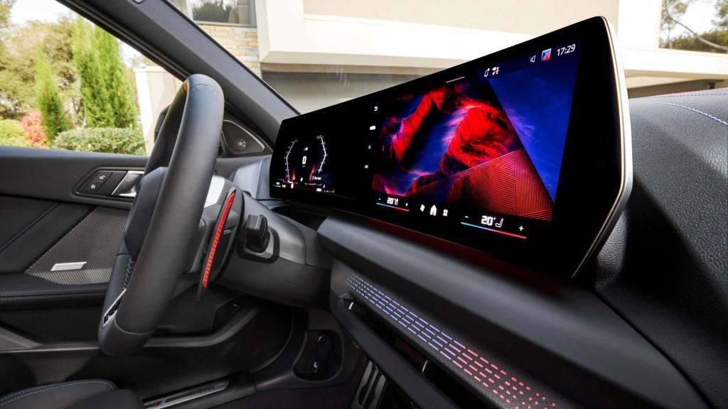 GALERIE FOTO | BMW Seria 1 primește primul facelift, scapă de cutia manuală - Imagine 6