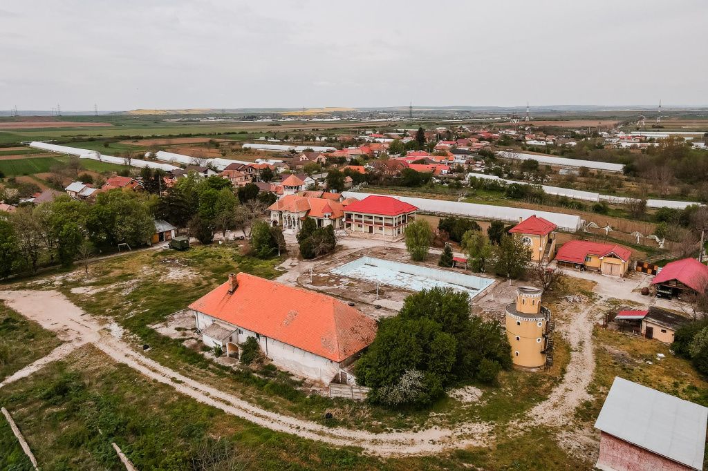 GALERIE FOTO | Unul dintre cele mai frumoase conace din România, scos la vânzare pentru 2 milioane - Imagine 9